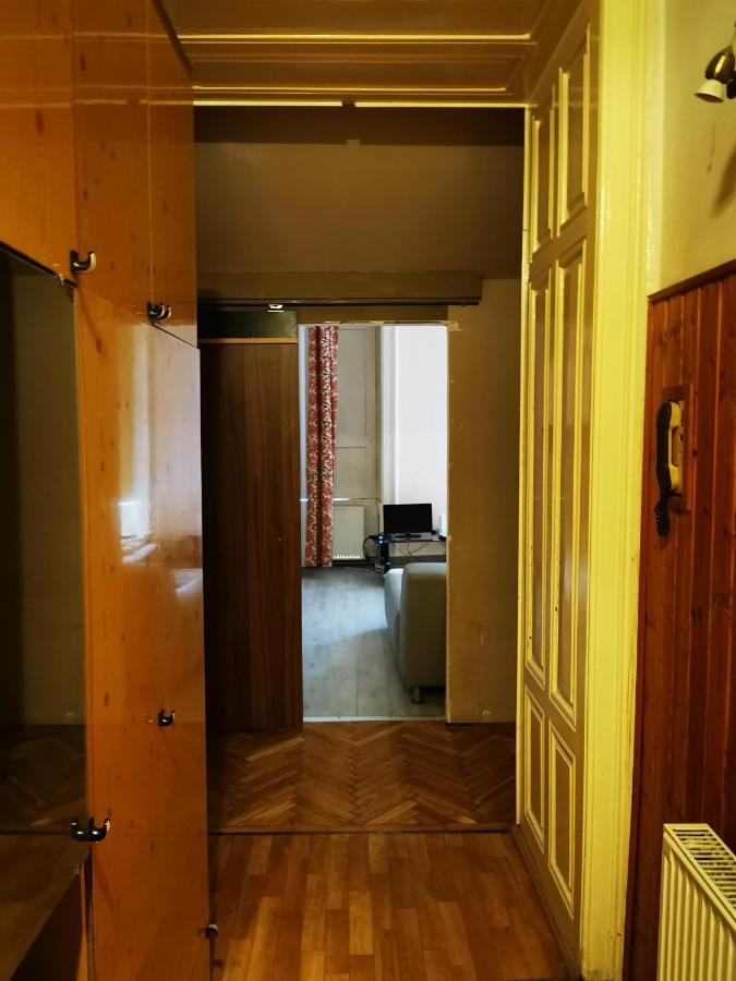 Dob In The Party District Apartment *