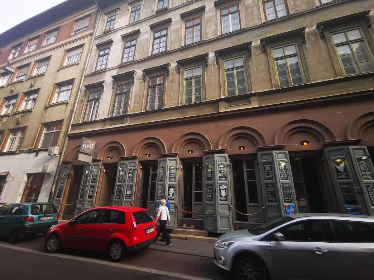 Apartment Dob In The Party District *
