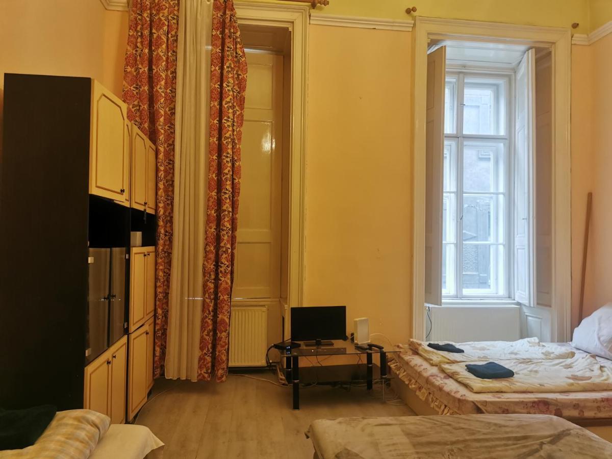 Dob In The Party District Apartment Budapest