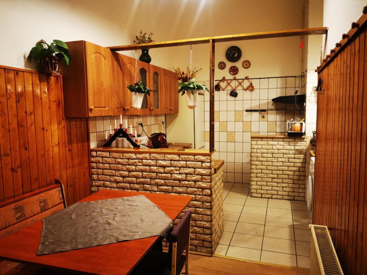 Apartment Dob In The Party District